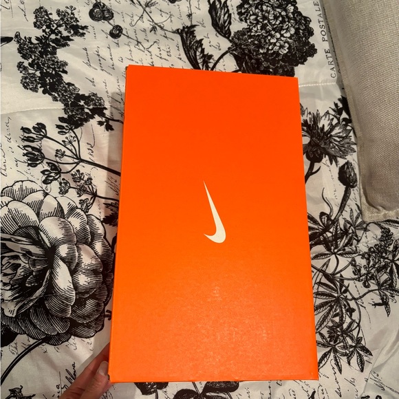 Nike NWT InfinityRN 4 air 7.5 Vapor Green - Picture 3 of 14